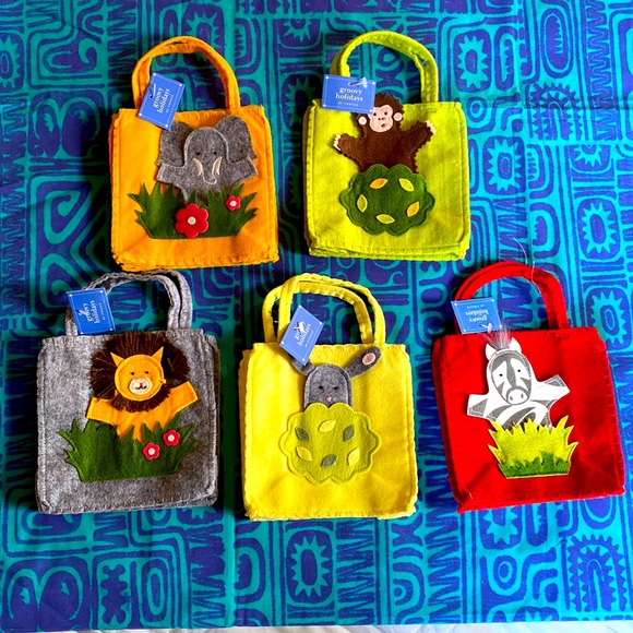 Groovy Holidays Handbags - Zoo Animal Felt Gift Bags with Finger Puppets 5 Brand New Bags 1 Price,Children